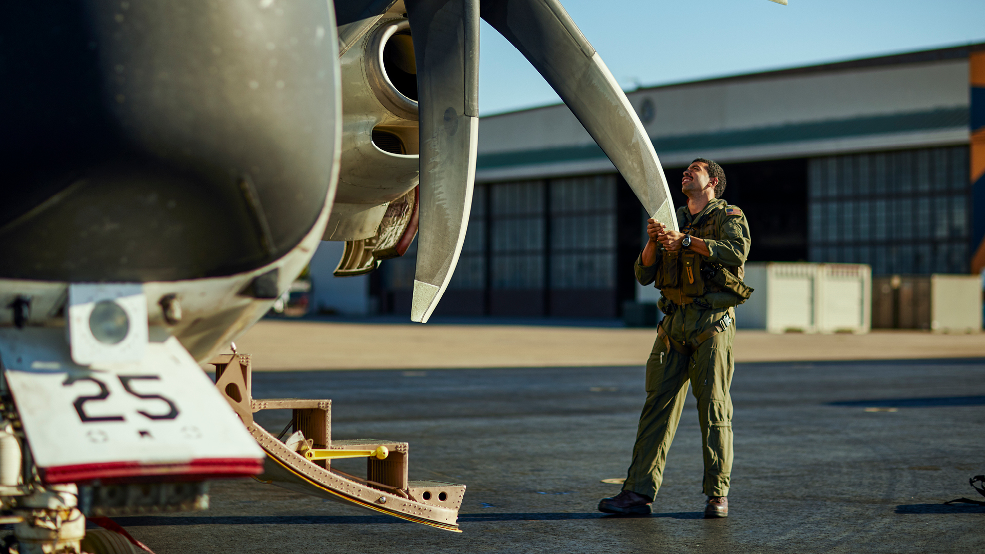 Des Fournier doing pre flight checks